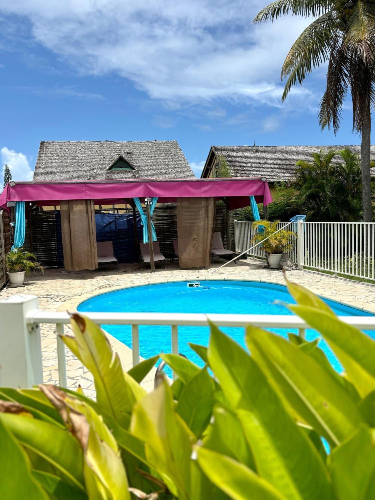 Le Nid De Lorhila - Jacuzzi, Piscine, Plage Sainte-Anne  Esterno foto