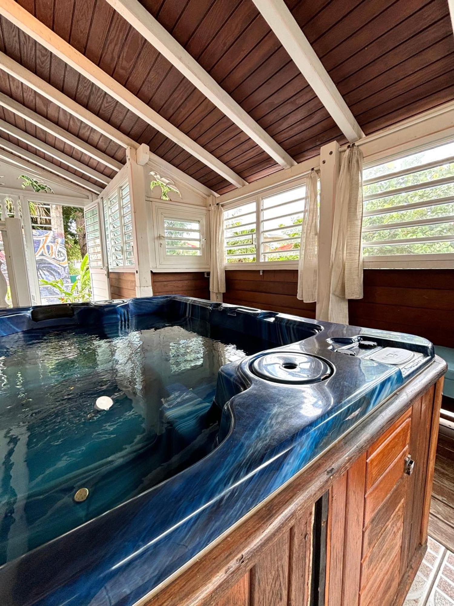 Le Nid De Lorhila - Jacuzzi, Piscine, Plage Sainte-Anne  Esterno foto