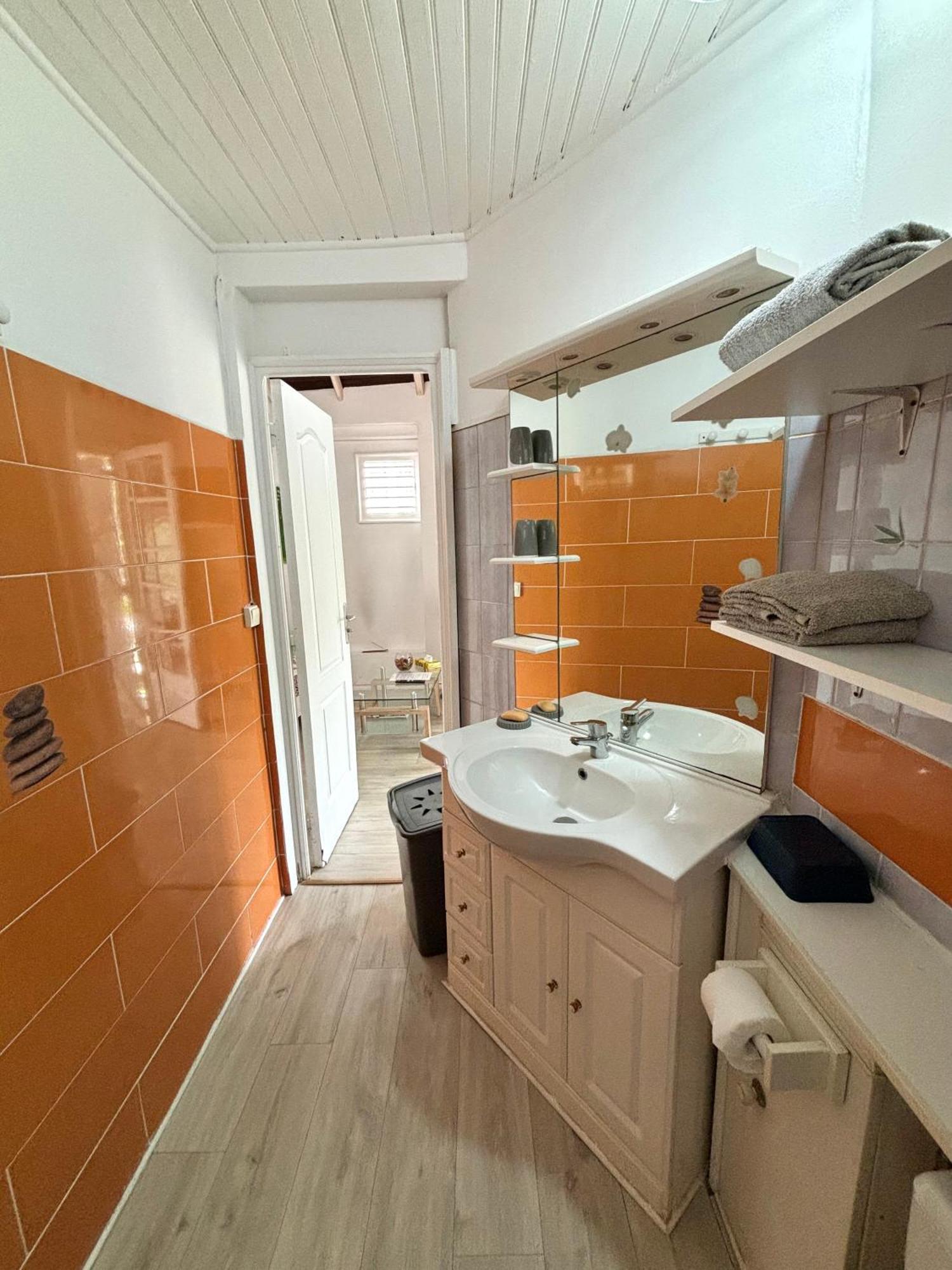 Le Nid De Lorhila - Jacuzzi, Piscine, Plage Sainte-Anne  Esterno foto